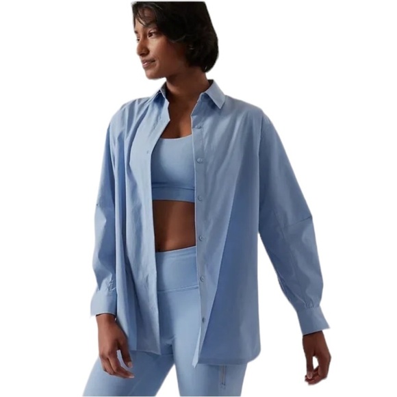 Athleta Performance Poplin Top Oversized Heron Blue Medium 882549 - Picture 10 of 13